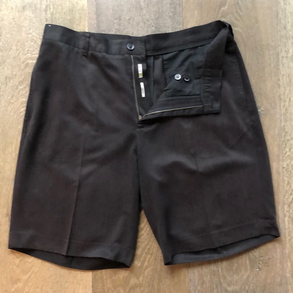 Men’s Izod Shorts - Picture 3 of 7